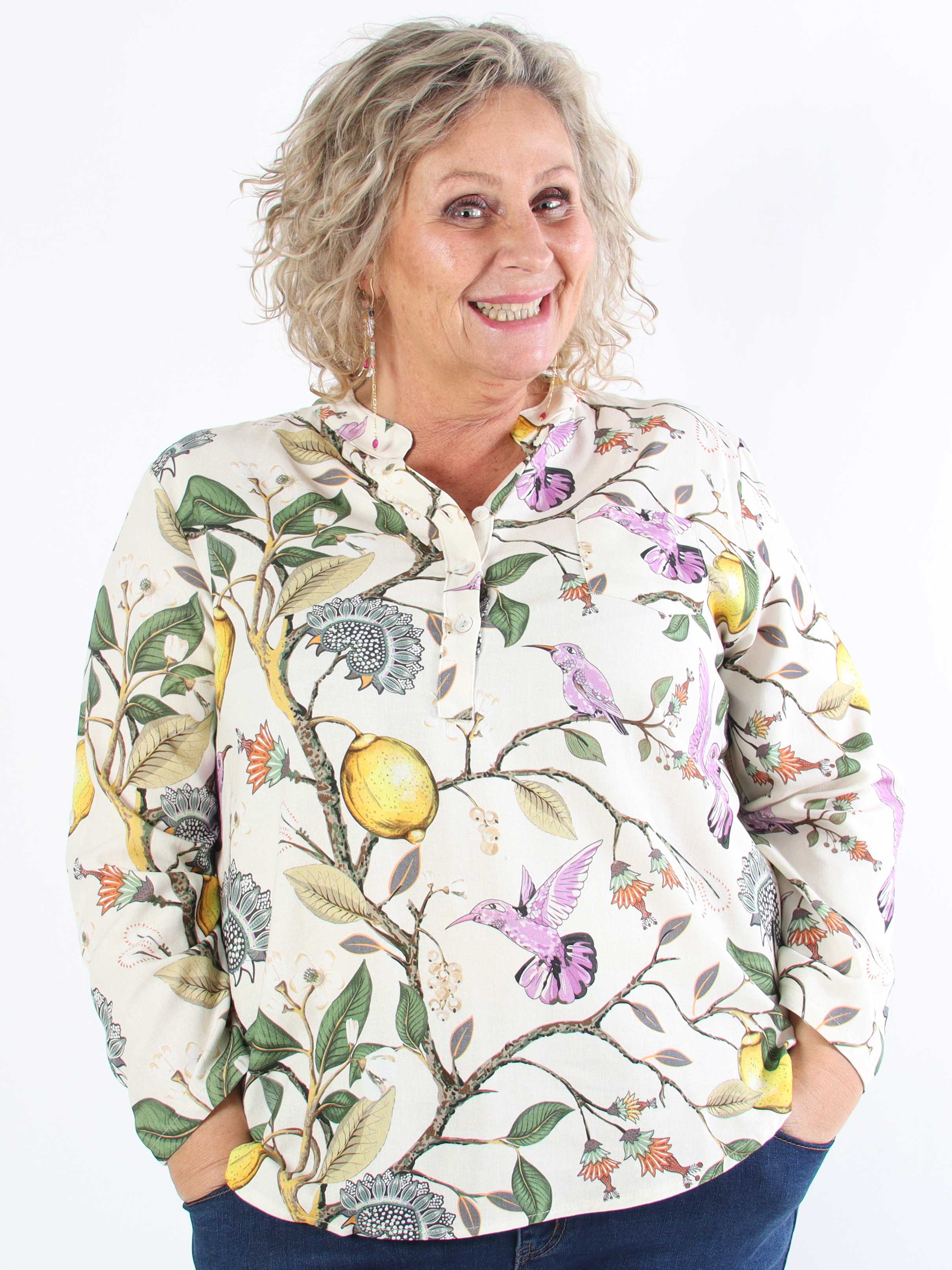 Almira - Plus size-skjorta i linne och bomull med fågelmotiv